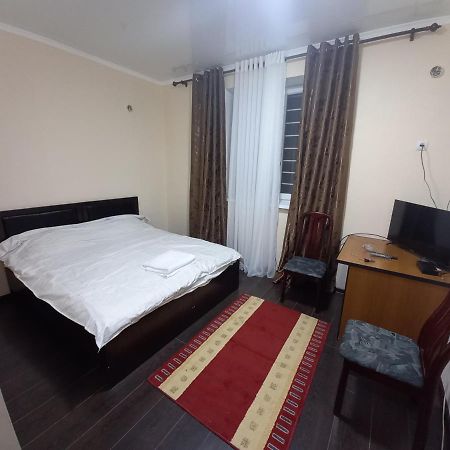 Adi Hotel Bishkek Bagian luar foto