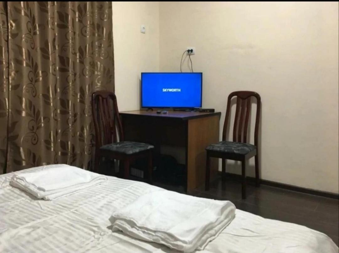 Adi Hotel Bishkek Bagian luar foto