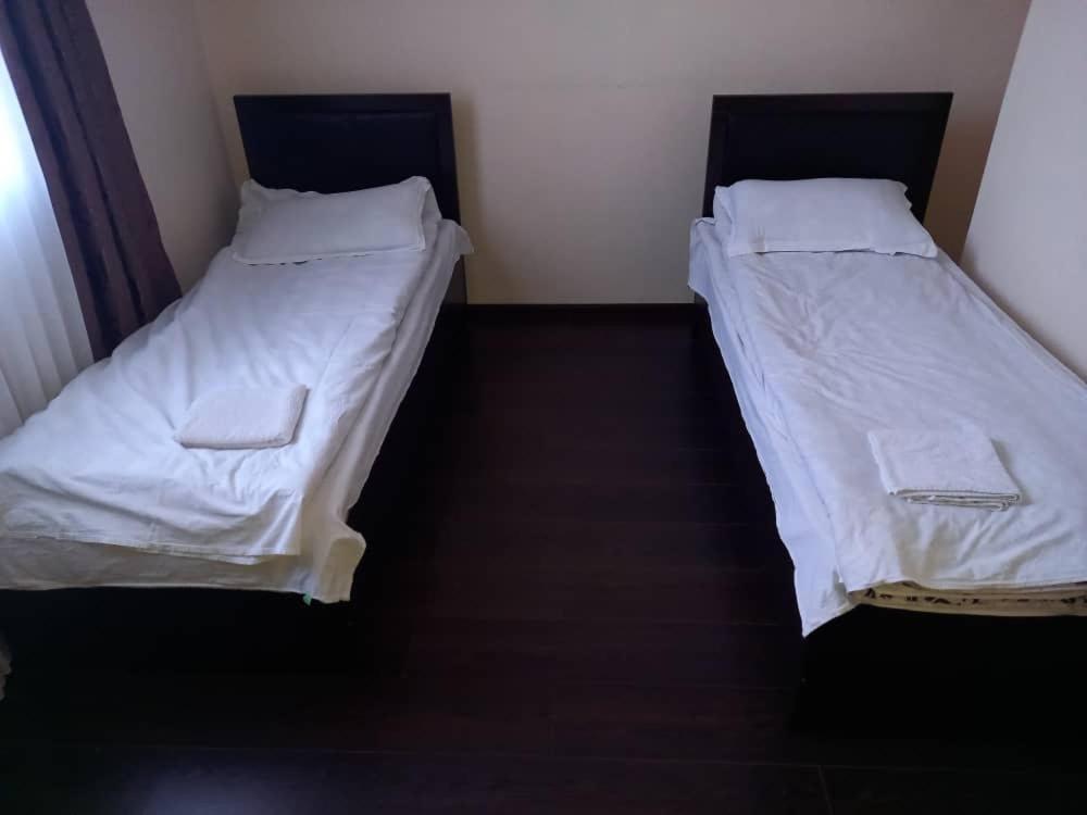 Adi Hotel Bishkek Bagian luar foto