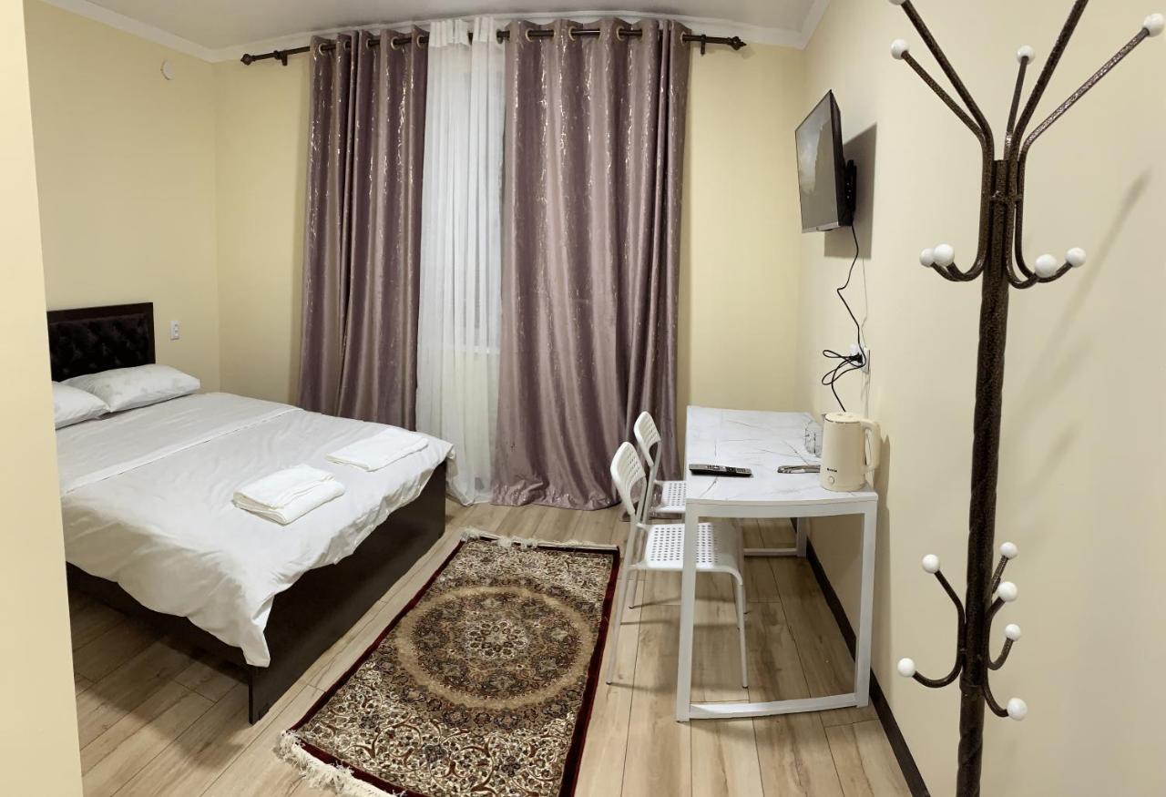 Adi Hotel Bishkek Bagian luar foto